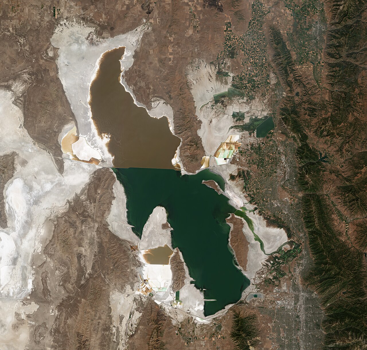 The pink lakes, Oman, coming soon in the guide
